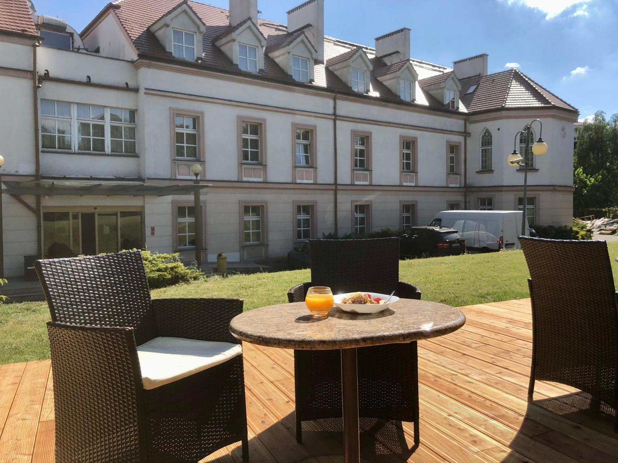 Hotel Calisia Kaliszki Eksteriør billede