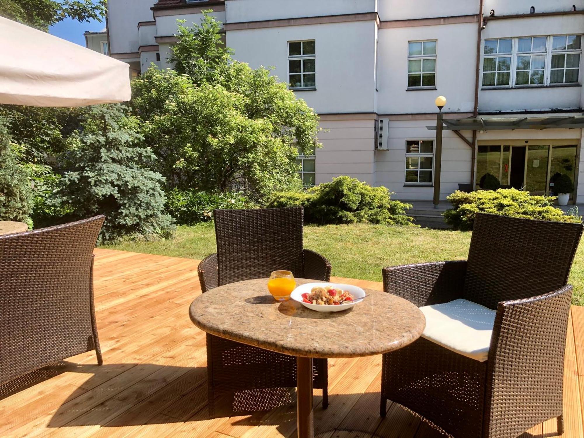 Hotel Calisia Kaliszki Eksteriør billede
