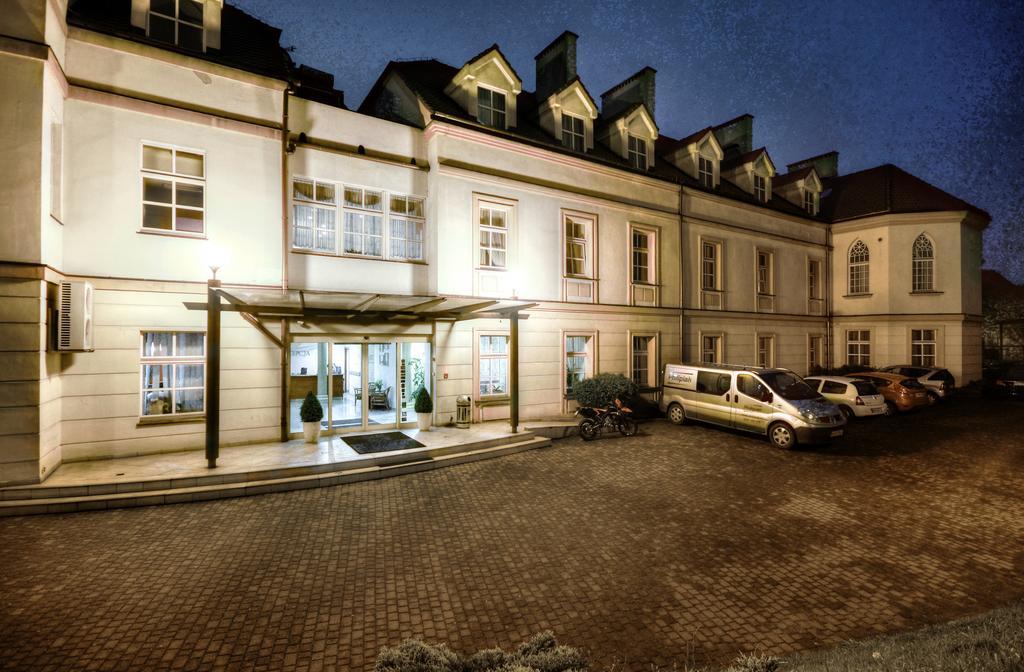 Hotel Calisia Kaliszki Eksteriør billede